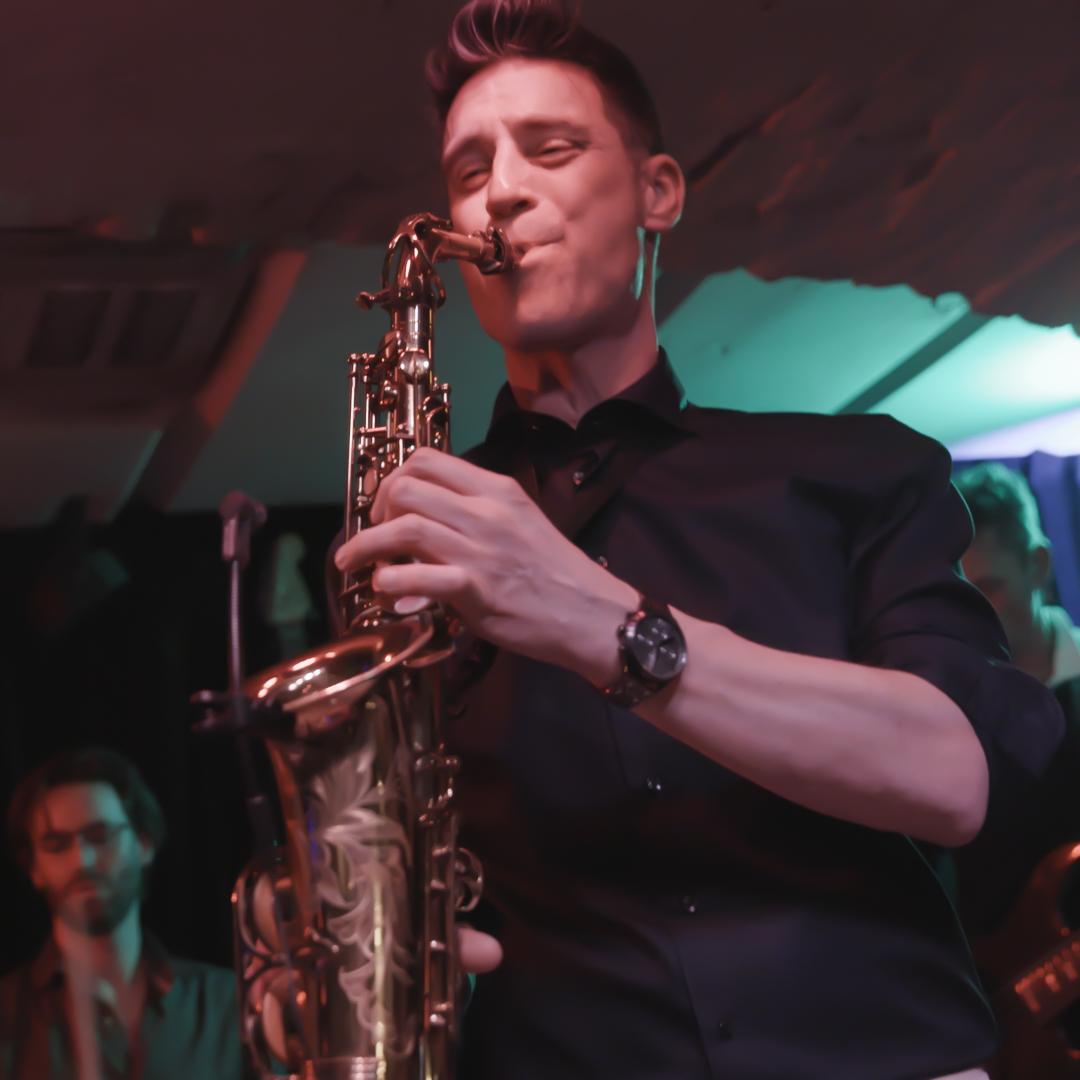 Rob van Bijnen — Saxophone